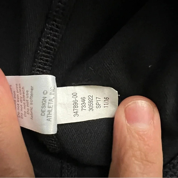 Athleta Relay Capri 2.0 Running leggings Workout Gym Black Reflective Sm 347896. - Picture 11 of 15